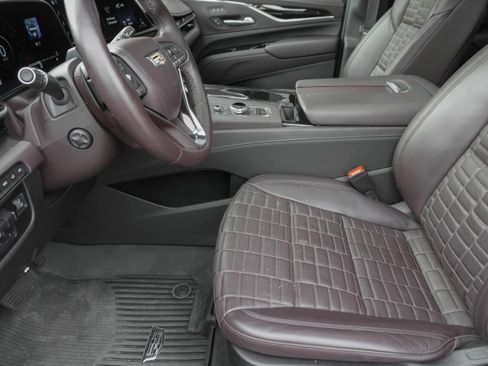 Used 2024 Cadillac Escalade Sport Platinum image 9