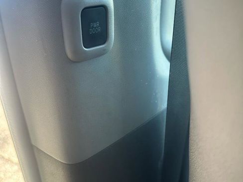 Used 2019 Toyota Sienna XLE w/ XLE Navigation Package image 13