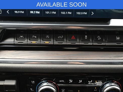 Used 2024 GMC Sierra 1500 SLT w/ SLT Premium Plus Package AWD/4WD image 22