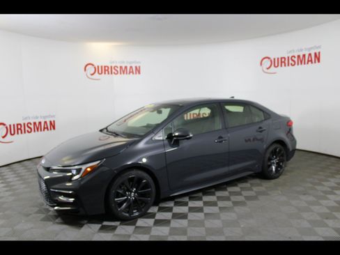Used 2023 Toyota Corolla SE w/ SE Package FWD image 3