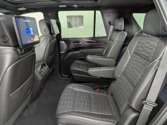 Used 2023 Cadillac Escalade Sport Platinum w/ LPO, ONYX Package AWD/4WD image 20