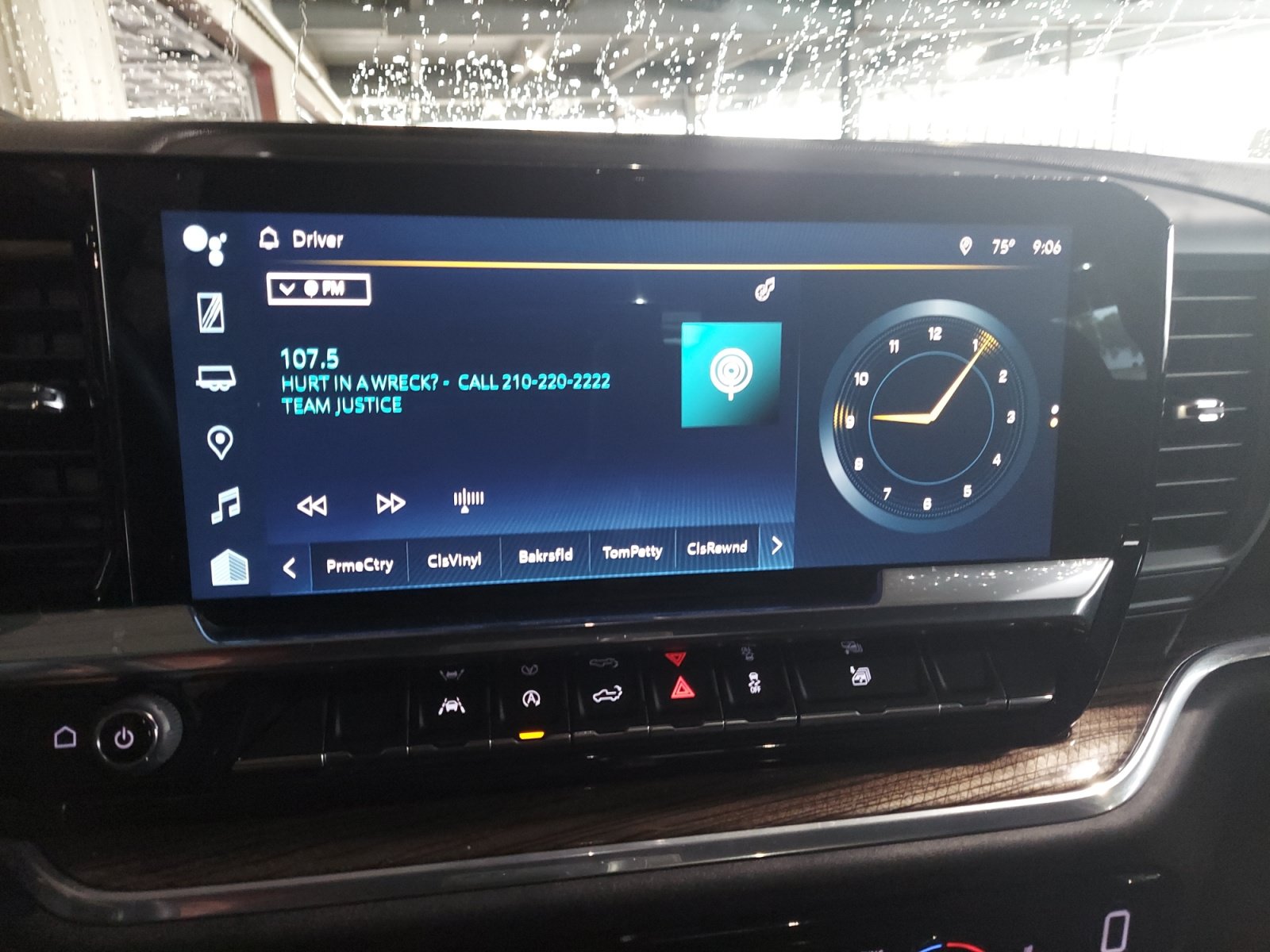 Used 2025 Chevrolet Silverado 1500 LT RWD image 17