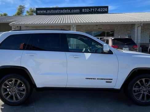 Used 2016 Jeep Grand Cherokee Limited 75th Anniversary image 6