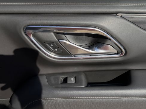 Used 2022 GMC Yukon XL SLT w/ SLT Luxury Package image 40