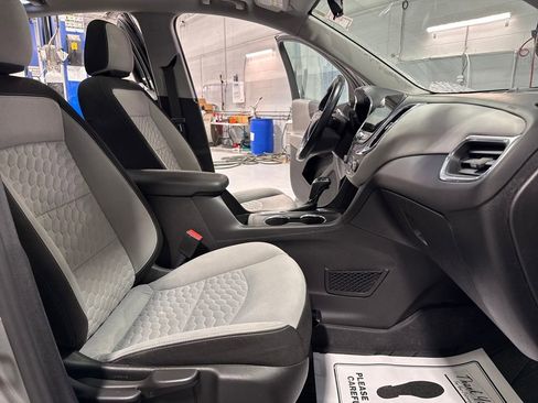 Used 2018 Chevrolet Equinox LT w/ Sun & Infotainment Package FWD image 27