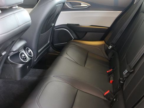Used 2019 Alfa Romeo Giulia Ti AWD/4WD image 25