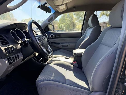 Used 2014 Toyota Tacoma PreRunner w/ TRD Sport Package image 19