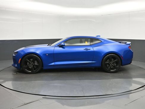 Used 2018 Chevrolet Camaro SS RWD image 4