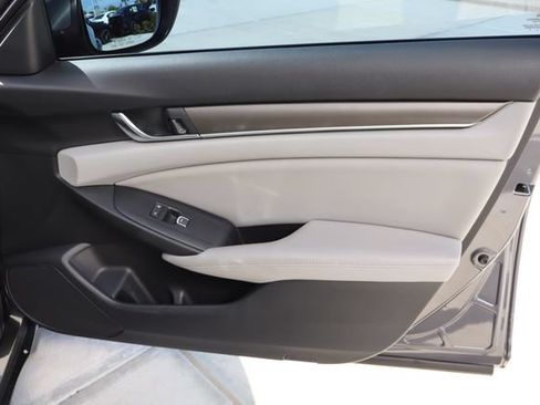 Used 2018 Honda Accord LX image 25