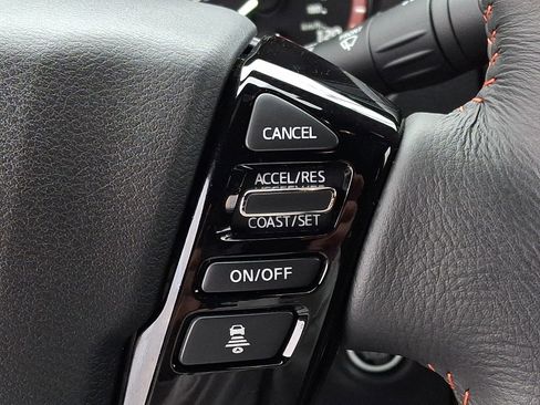 Used 2025 Nissan Frontier PRO-4X image 21