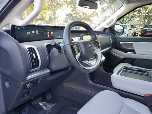 Used 2025 Ford Expedition Max Platinum w/ Driver's Package image 20