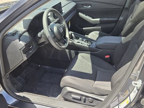 Used 2025 Honda Accord SE image 10