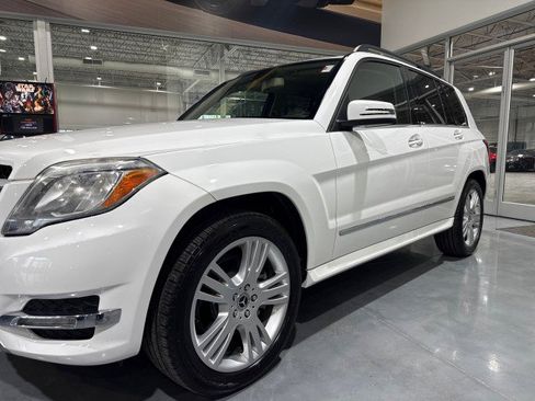 Used 2015 Mercedes-Benz GLK 350 2WD image 32