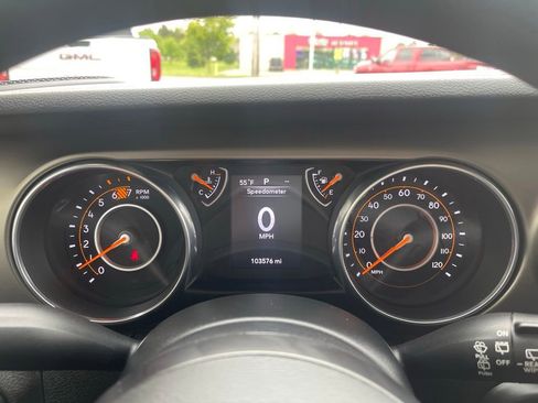 Used 2018 Jeep Wrangler Unlimited Sport AWD/4WD image 25