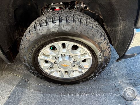 Used 2024 Chevrolet Silverado 2500 LT image 5