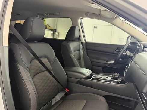 Used 2023 Nissan Pathfinder SV image 55