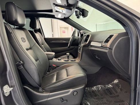 Used 2015 Jeep Grand Cherokee Overland image 24