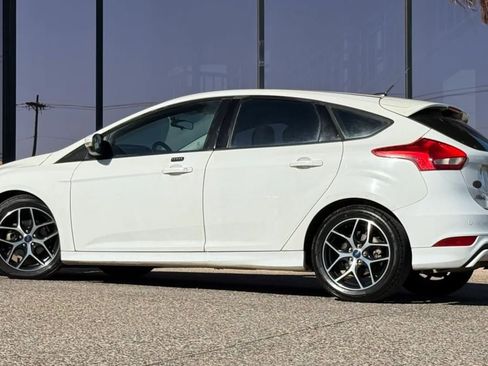 Used 2015 Ford Focus SE w/ SE Sport Package FWD image 6