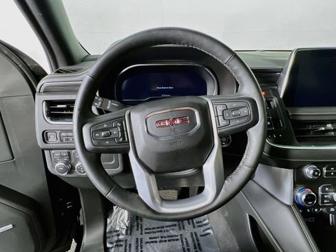 Used 2023 GMC Yukon XL SLT w/ SLT Luxury Package AWD/4WD image 10