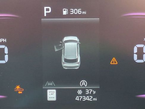 Used 2024 Kia Sportage LX image 19