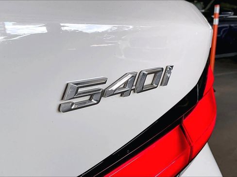 Used 2022 BMW 540i w/ Executive Package image 9