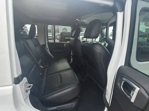 Used 2021 Jeep Wrangler Unlimited Sahara w/ Cold Weather Group AWD/4WD image 26