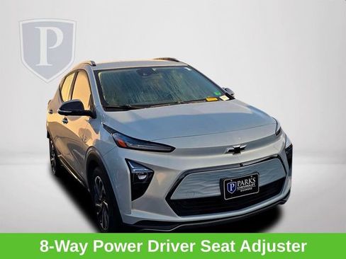 Certified 2023 Chevrolet Bolt EUV Premier FWD image 4