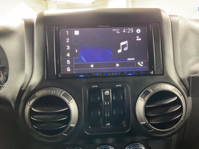 Used 2018 Jeep Wrangler Unlimited Sport S AWD/4WD image 24