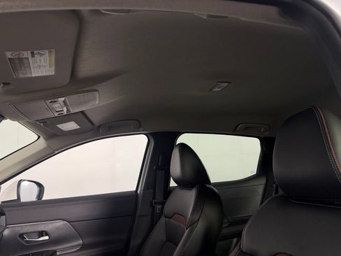 Used 2025 Nissan Kicks SR FWD image 23