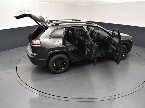 Used 2023 Jeep Cherokee Altitude Lux w/ Lux Elite Package AWD/4WD image 31