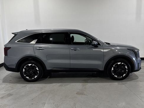 Used 2024 Kia Sorento S FWD image 20