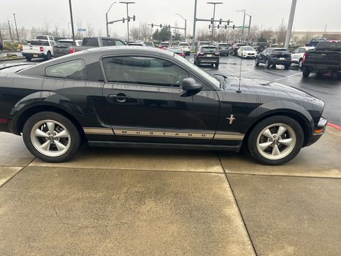Used 2007 Ford Mustang Deluxe image 5