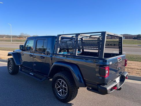 Used 2025 Jeep Gladiator Rubicon image 11