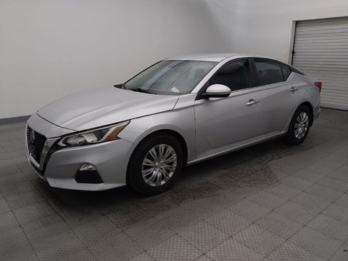 Used 2022 Nissan Altima 2.5 S FWD image 2