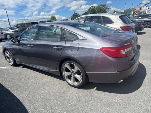 Used 2018 Honda Accord Touring image 12