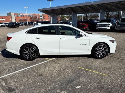 Used 2018 Chevrolet Malibu LT w/ Leather Package image 8