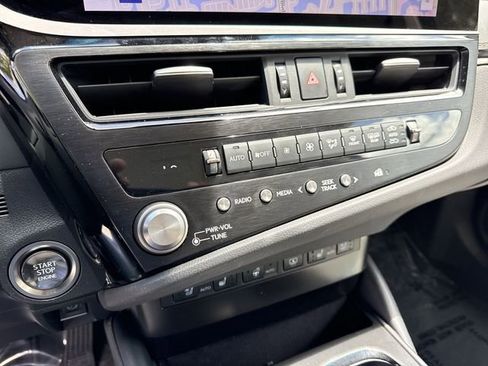 Certified 2024 Lexus ES 350 w/ Technology Package FWD image 19