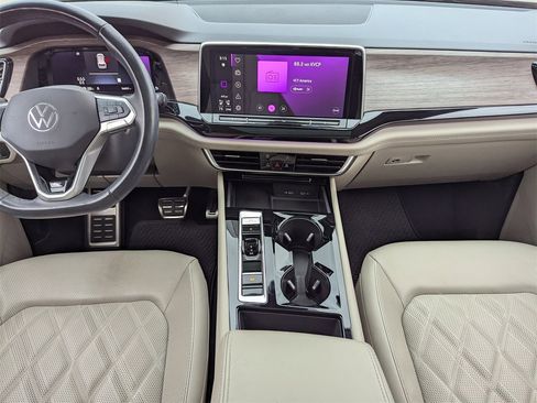 Used 2024 Volkswagen Atlas SEL Premium R-Line image 16