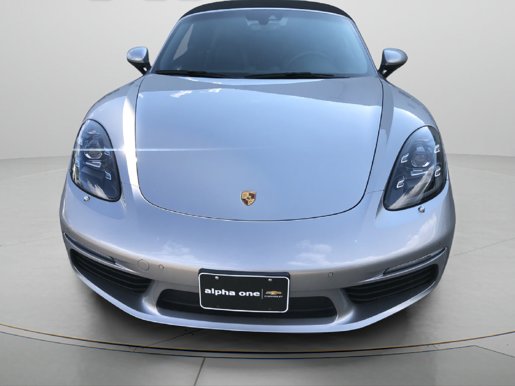 Used 2021 Porsche 718 Boxster RWD image 2