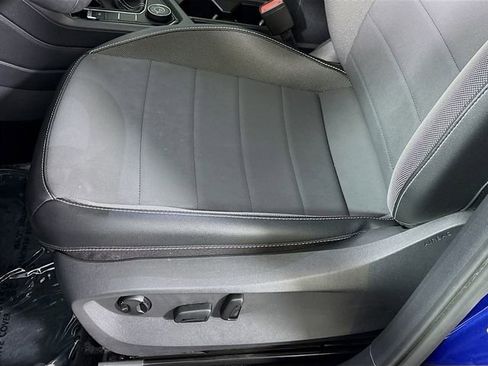 Used 2023 Volkswagen Taos SE image 18