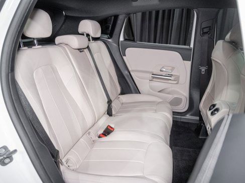 Certified 2025 Mercedes-Benz GLA 250 4MATIC image 12