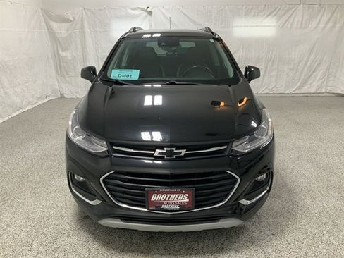 Used 2019 Chevrolet Trax Premier w/ Midnight Edition image 3