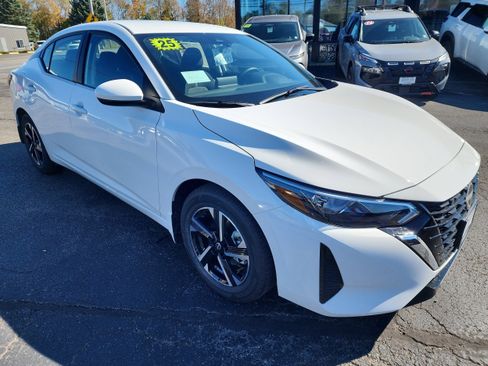 New 2025 Nissan Sentra SV image 2