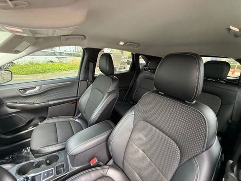 New 2024 Ford Escape SE image 15