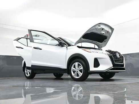 Certified 2025 Nissan Kicks Play S FWD image 43