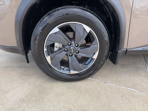 Certified 2025 Nissan Rogue SV w/ SV Premium Package image 8