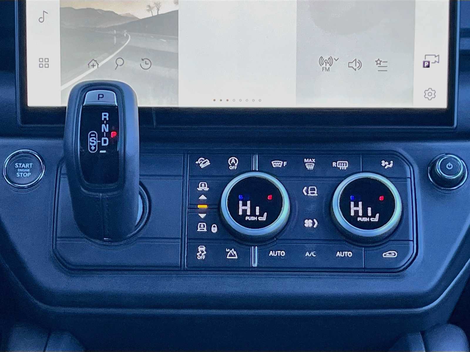 New 2026 Land Rover Defender 110 X-Dynamic SE AWD/4WD image 10
