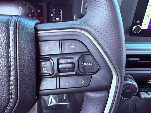 Used 2025 Toyota 4Runner SR5 image 19