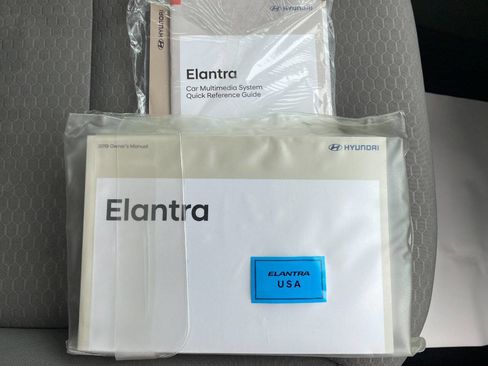 Used 2019 Hyundai Elantra SE image 31