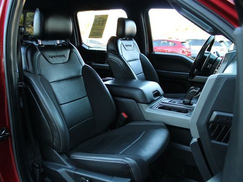 Used 2019 Ford F150 Raptor w/ Equipment Group 802A Luxury AWD/4WD image 30